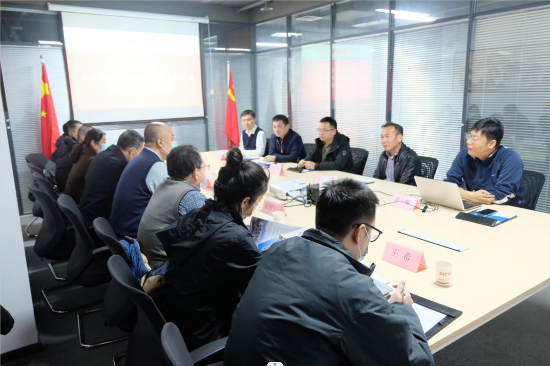 陜西省總商會(huì)副會(huì)長(zhǎng)、西安華歐精密機(jī)械有限公司董事長(zhǎng)樊延都一行來(lái)西馳參觀交流(圖1)